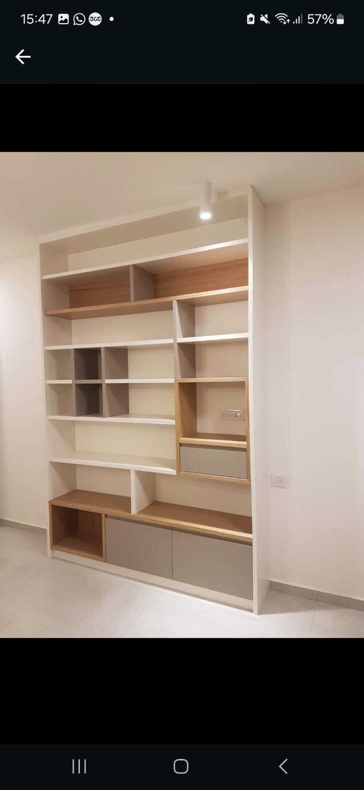 ספריית קיר בהתאמה אישית – נגריית מיכאל